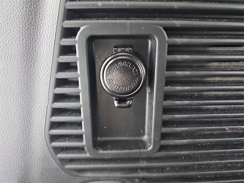 Used 2023 Subaru Ascent Premium w/ Convenience Package image 19