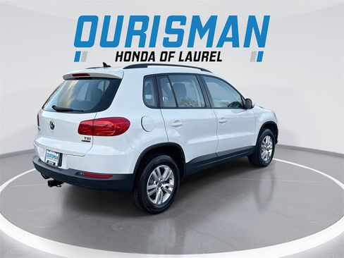 Used 2017 Volkswagen Tiguan S image 8