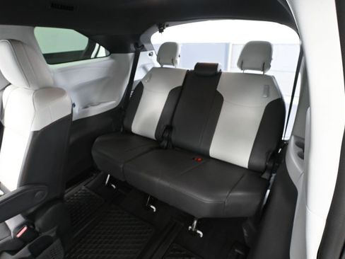 Used 2024 Toyota Sienna XSE AWD/4WD image 40