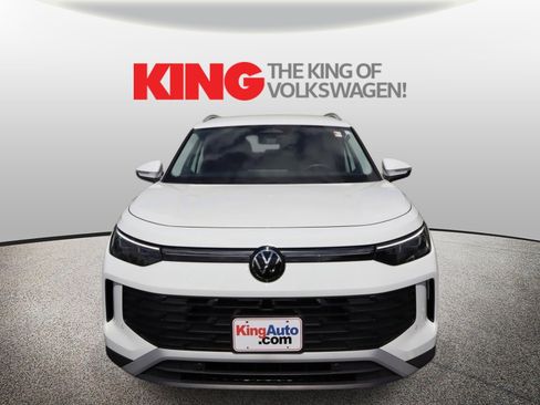 Used 2025 Volkswagen Tiguan S w/ 18" Wheel Package image 9