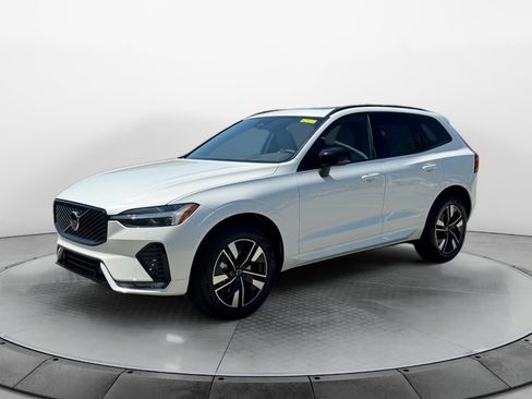 New 2026 Volvo XC60 B5 Core w/ Climate Package image 3