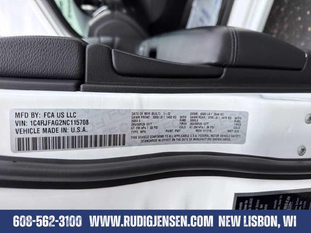 Used 2022 Jeep Grand Cherokee Laredo X AWD/4WD image 30