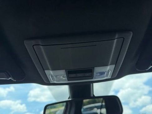 Used 2017 Ford Explorer Limited w/ Equipment Group 301A AWD/4WD image 10