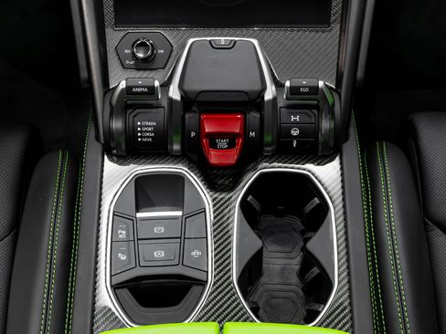 Used 2022 Lamborghini Urus image 35