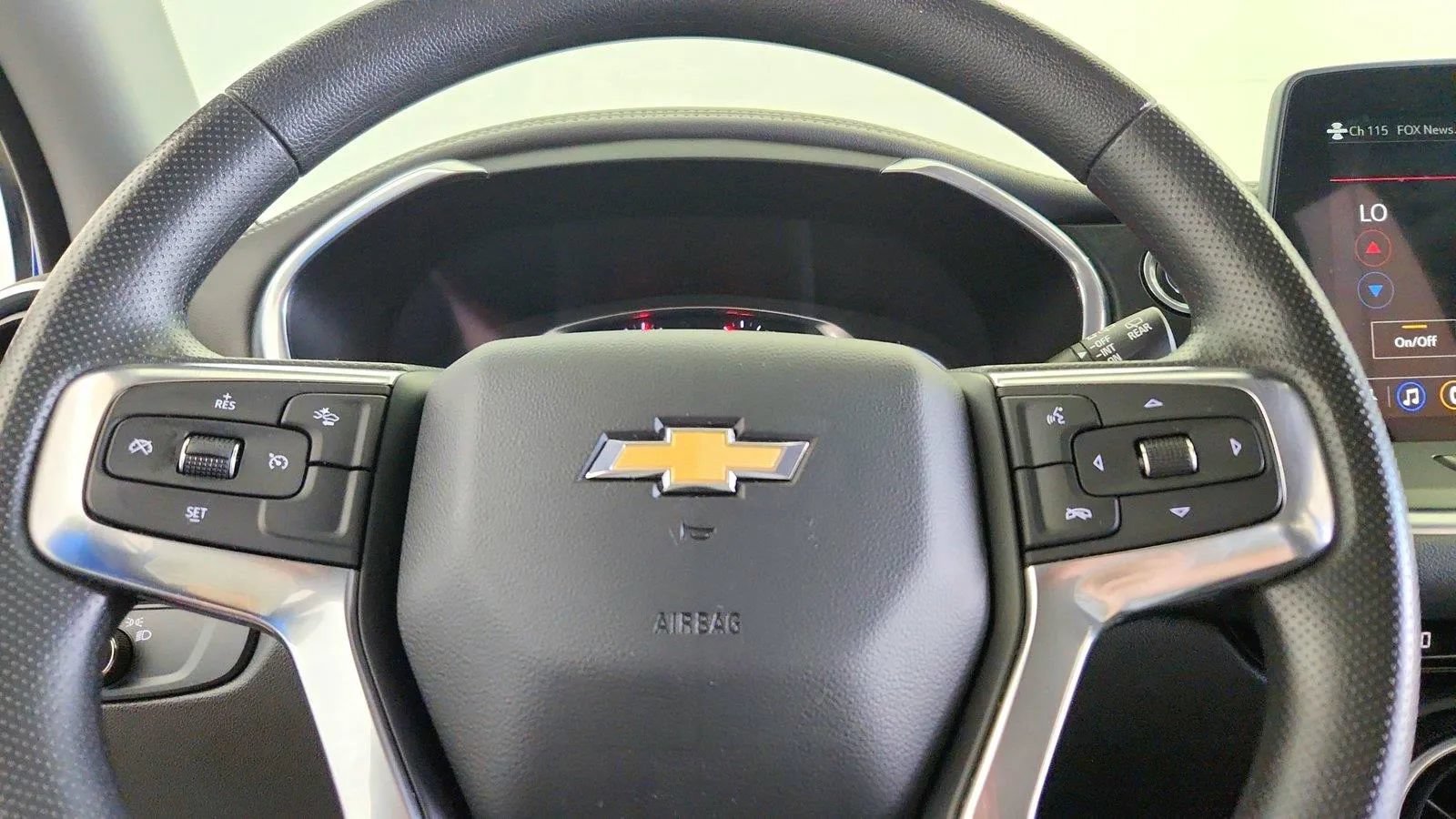 Used 2024 Chevrolet Blazer LT w/ Convenience Package FWD image 18