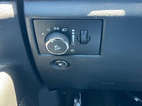 Used 2016 Jeep Grand Cherokee Limited image 31