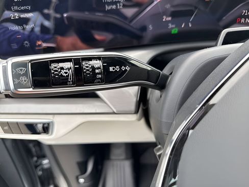 New 2026 Cadillac Vistiq Luxury w/ LPO, Floor Liner Package image 33