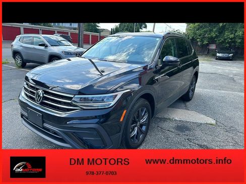 Used 2022 Volkswagen Tiguan SE w/ Panoramic Sunroof Package AWD/4WD image 2