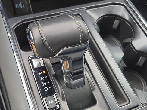 Used 2022 Ford F150 Lariat w/ Trailer Tow Package image 15