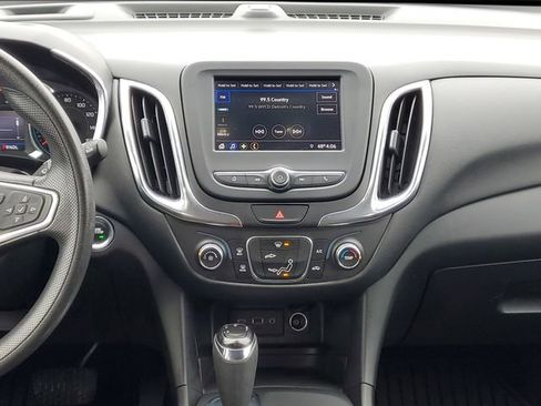 Used 2020 Chevrolet Equinox LT image 30