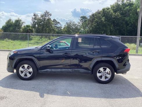 Used 2019 Toyota RAV4 XLE FWD image 4