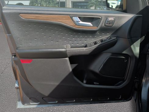 Used 2020 Ford Escape Titanium AWD/4WD image 8