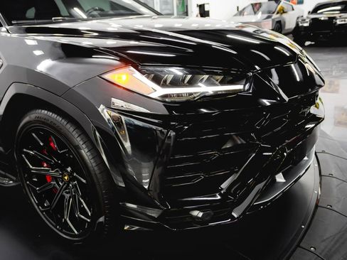 Used 2021 Lamborghini Urus image 16