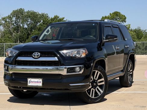Used 2017 Toyota 4Runner Limited AWD/4WD image 2