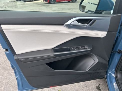 New 2026 Volkswagen Taos SE AWD/4WD image 23