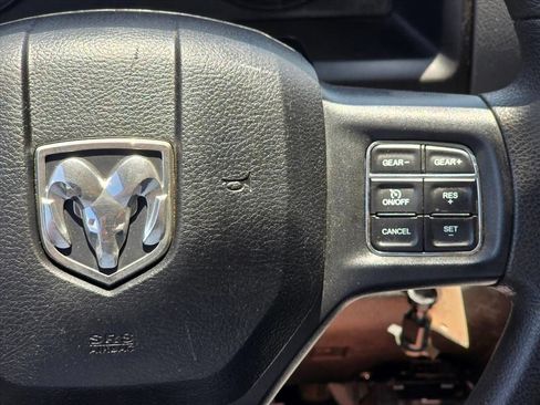 Used 2019 RAM 1500 Classic SLT RWD image 16
