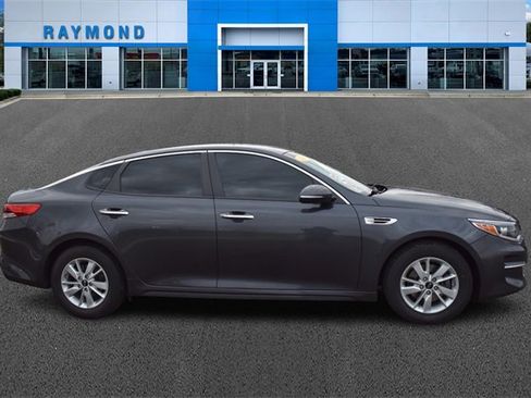 Used 2018 Kia Optima LX image 2