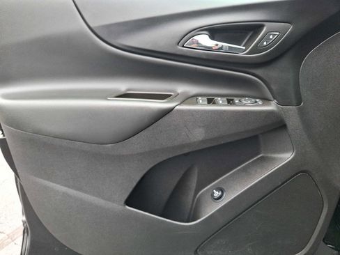 Used 2024 Chevrolet Equinox LT AWD/4WD image 12