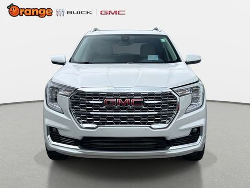 Used 2024 GMC Terrain Denali w/ Denali Premium Package AWD/4WD image 8