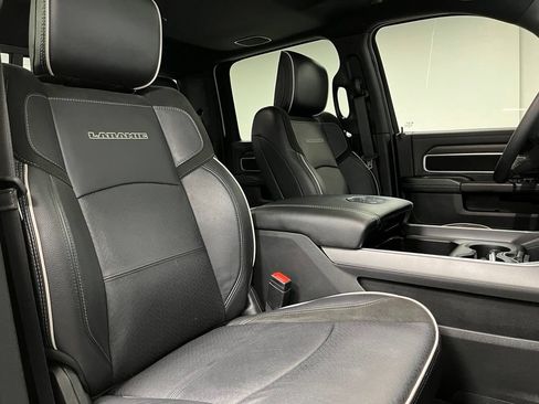 Used 2025 RAM 3500 Laramie AWD/4WD image 58