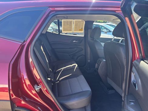Used 2025 Chevrolet Trax LT image 23
