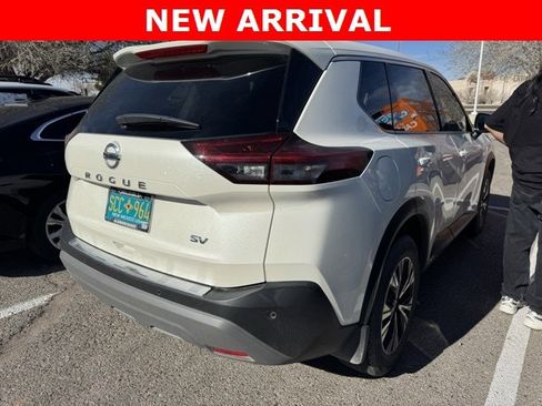 Certified 2021 Nissan Rogue SV image 2