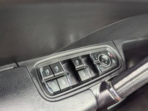 Used 2018 Porsche Cayenne AWD/4WD image 30