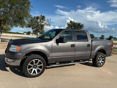 Used 2005 Ford F150 XLT AWD/4WD image 4
