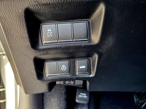 Used 2012 INFINITI M35 w/ Premium Pkg RWD image 17