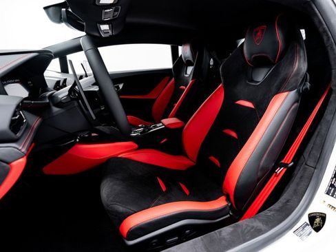 Used 2024 Lamborghini Huracan Tecnica image 30