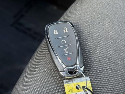 Used 2021 Chevrolet Equinox LT image 31