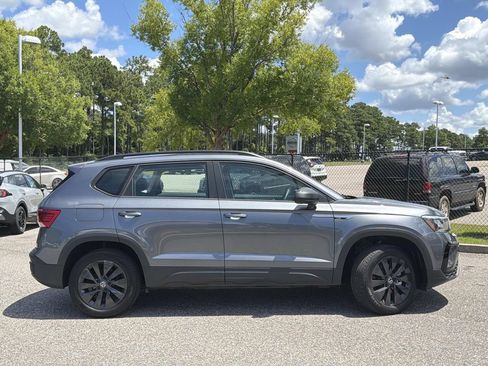 Used 2023 Volkswagen Taos S FWD image 3