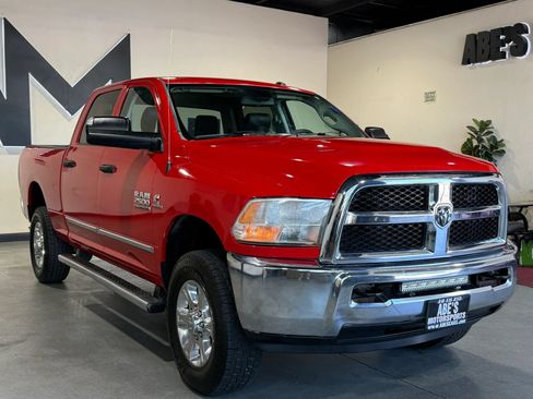 Used 2015 RAM 2500 Tradesman w/ Chrome Appearance Group AWD/4WD image 3