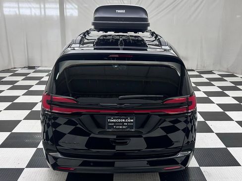 New 2026 Chrysler Pacifica Select AWD/4WD image 6