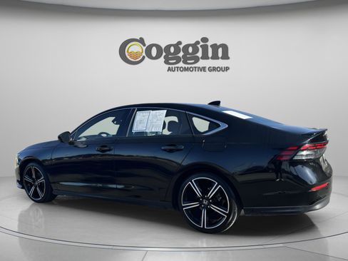 Used 2023 Honda Accord Sport image 4