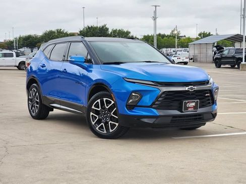 Used 2024 Chevrolet Blazer RS w/ Driver Confidence II Package FWD image 2