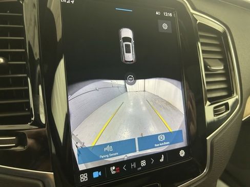 Used 2024 Volvo XC90 B5 Plus image 18