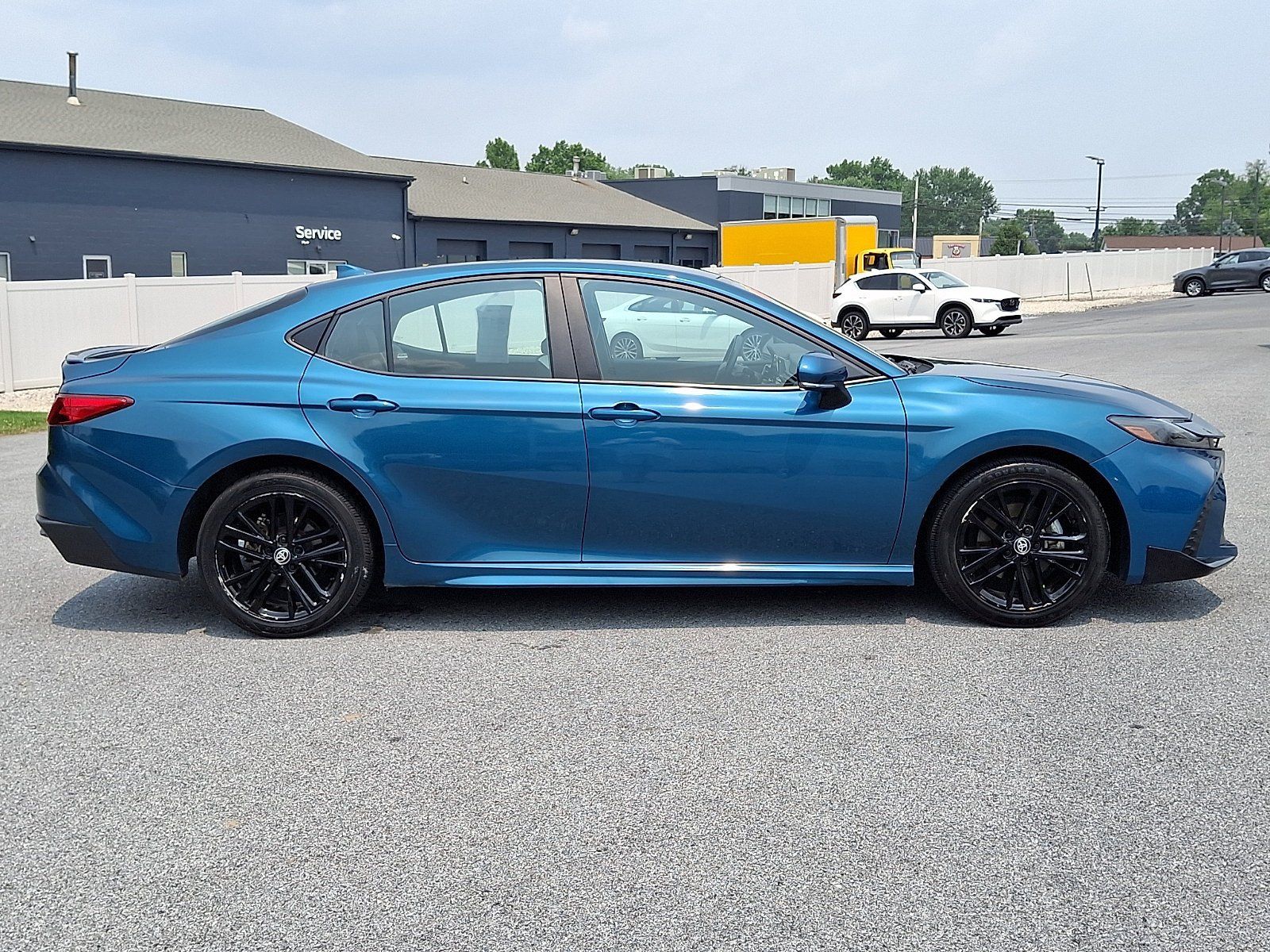 Used 2025 Toyota Camry SE FWD image 8