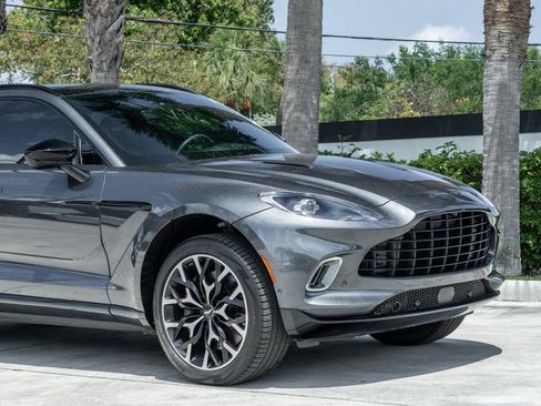 Used 2021 Aston Martin DBX AWD/4WD image 11