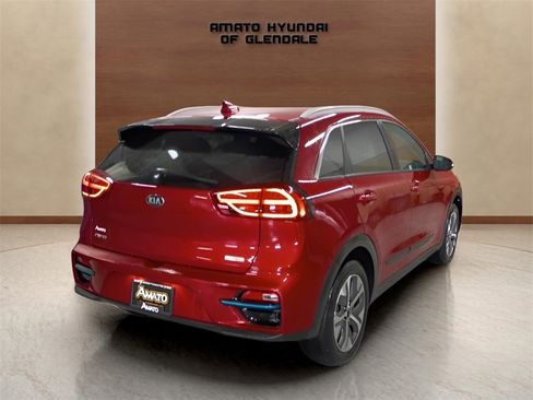 Used 2021 Kia Niro EX Premium w/ Cold Weather Package image 6
