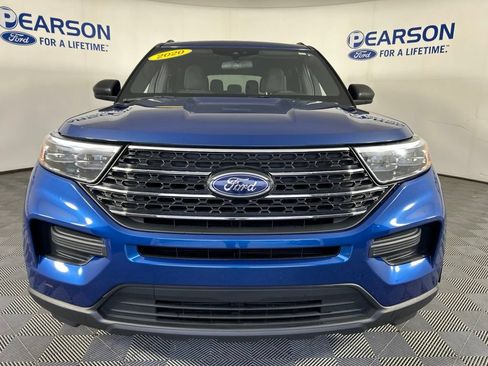 Used 2020 Ford Explorer XLT w/ Comfort Package AWD/4WD image 2