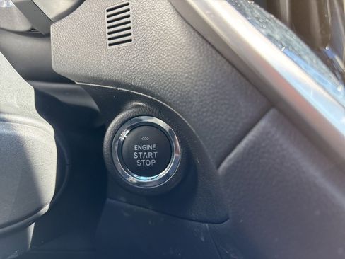 Used 2024 Subaru Ascent Premium w/ Convenience Package image 12