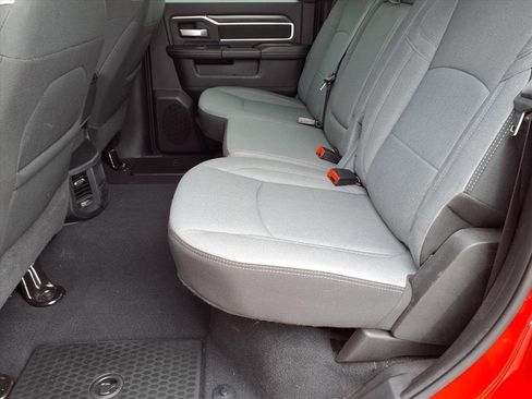 Used 2024 RAM 2500 Big Horn w/ Bed Utility Group image 20