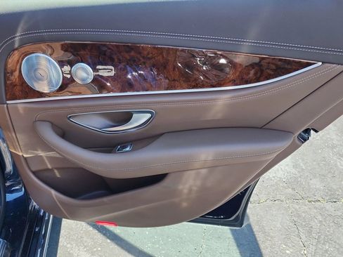 Used 2018 Mercedes-Benz E 300 4MATIC image 18