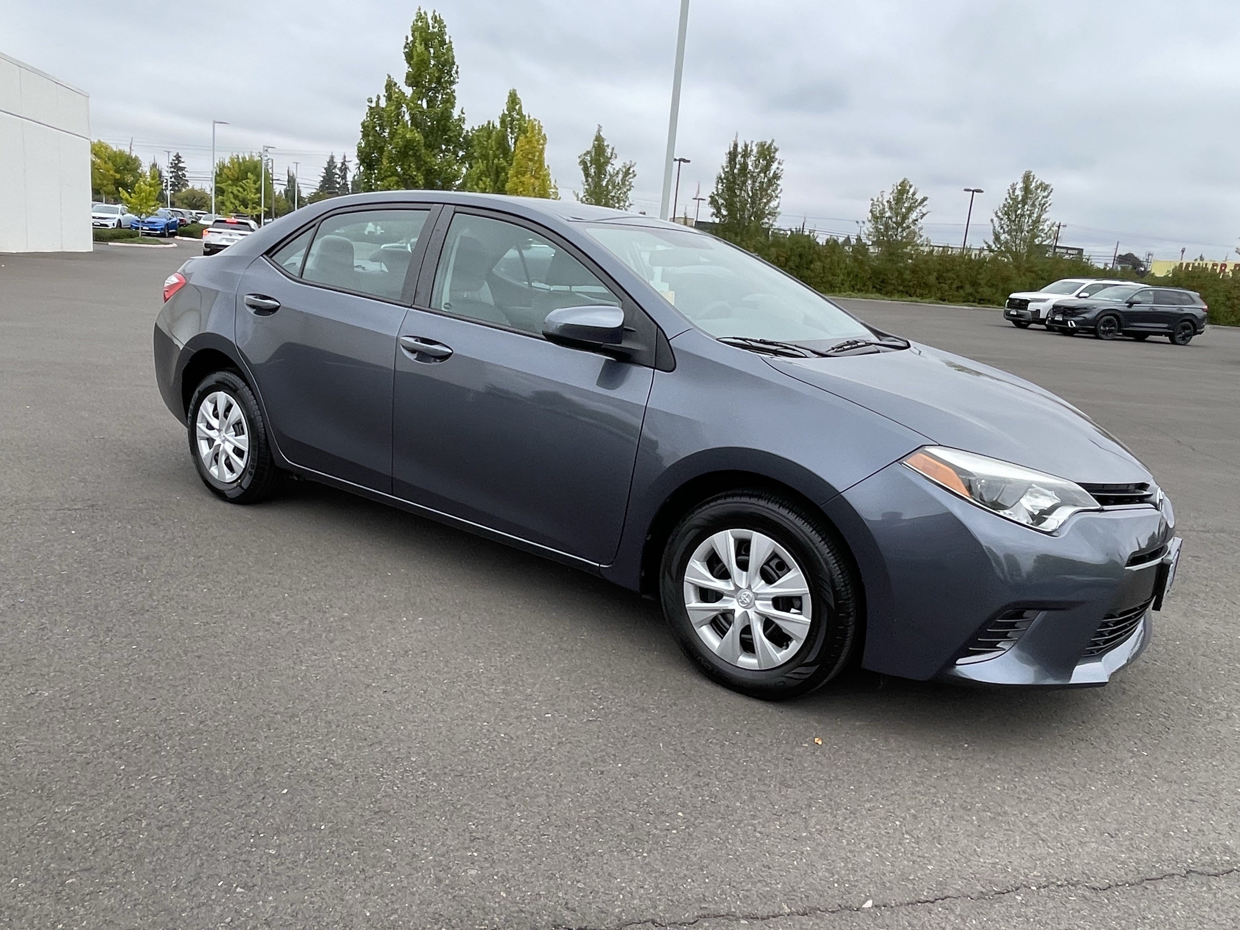 Used 2015 Toyota Corolla LE FWD image 7