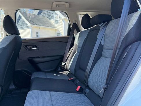 Used 2023 Nissan Rogue SV image 11