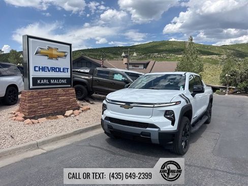 Used 2025 Chevrolet Silverado EV LT w/ LPO, Dark Package Plus image 1