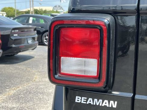 Used 2019 Jeep Wrangler Sport AWD/4WD image 10