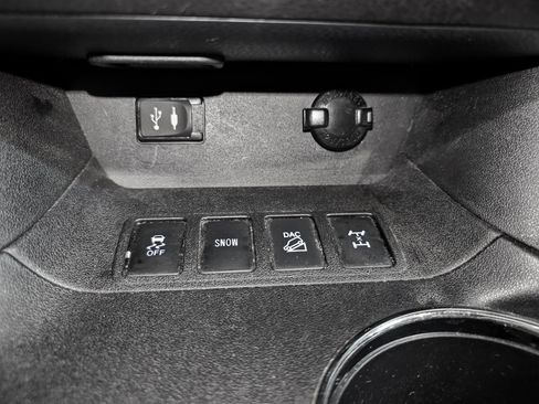 Used 2015 Toyota Highlander XLE image 46