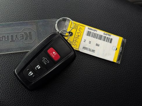 Used 2022 Toyota RAV4 XLE w/ Convenience Package AWD/4WD image 30
